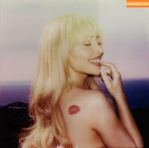 Sabrina Carpenter photo #2890