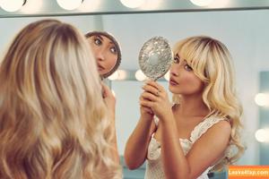 Sabrina Carpenter photo #2912