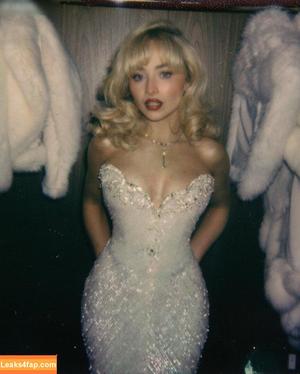 Sabrina Carpenter photo #2940