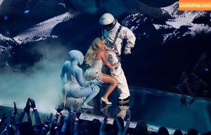 Sabrina Carpenter photo #2970