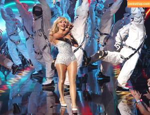 Sabrina Carpenter photo #2981