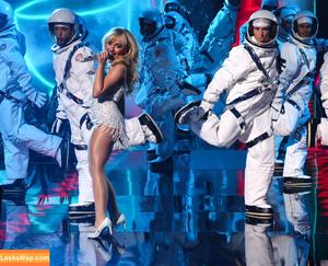 Sabrina Carpenter photo #2984