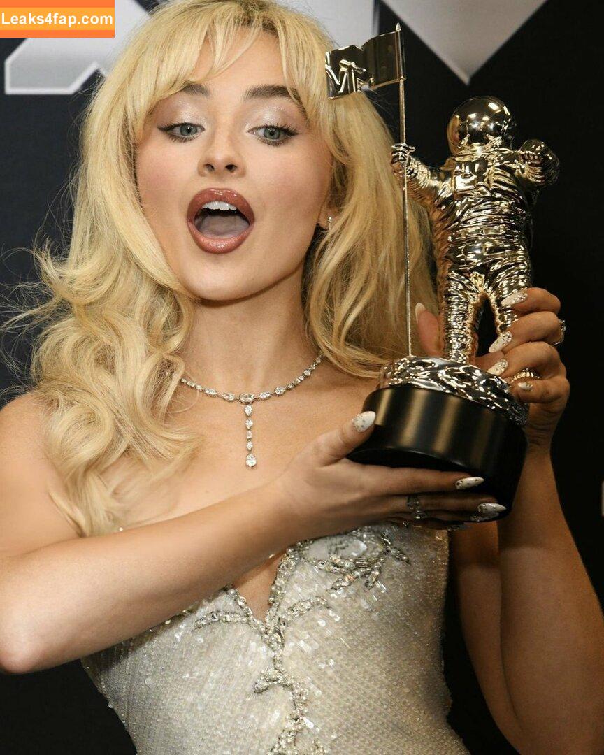 Sabrina Carpenter / https: / sabrinacarpenter слитое фото фото #3001