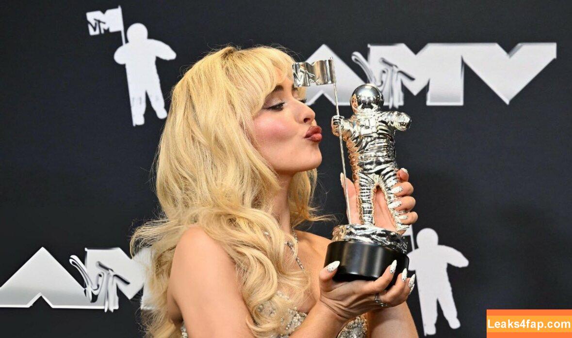 Sabrina Carpenter / https: / sabrinacarpenter leaked photo photo #3018