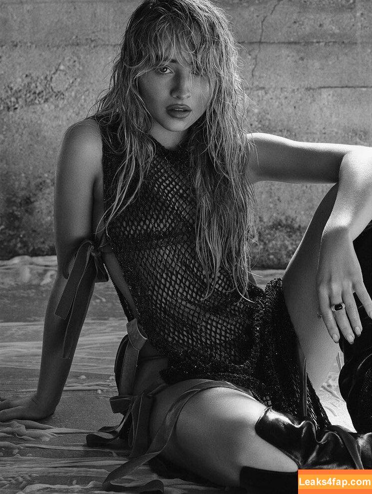 Sabrina Carpenter / https: / sabrinacarpenter leaked photo photo #3044