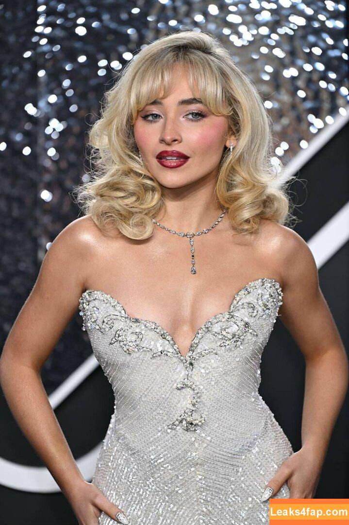 Sabrina Carpenter / https: / sabrinacarpenter leaked photo photo #3049