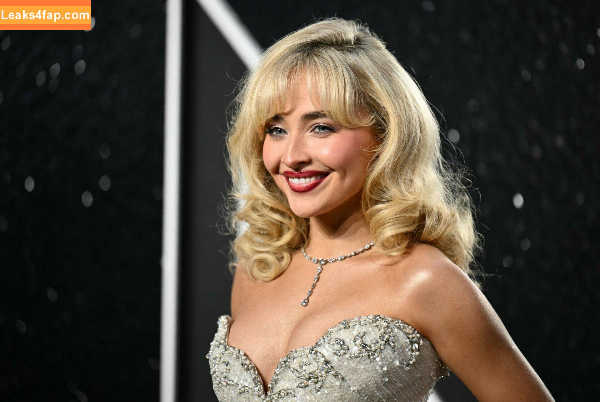 Sabrina Carpenter / https: / sabrinacarpenter leaked photo photo #3064