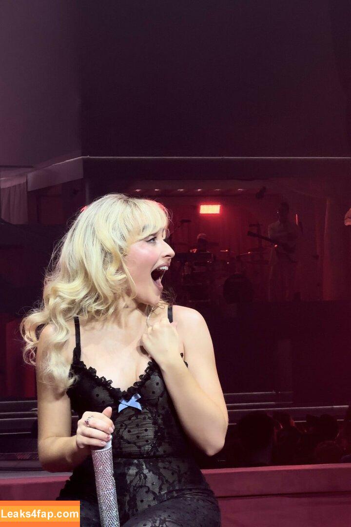 Sabrina Carpenter / https: / sabrinacarpenter leaked photo photo #3112