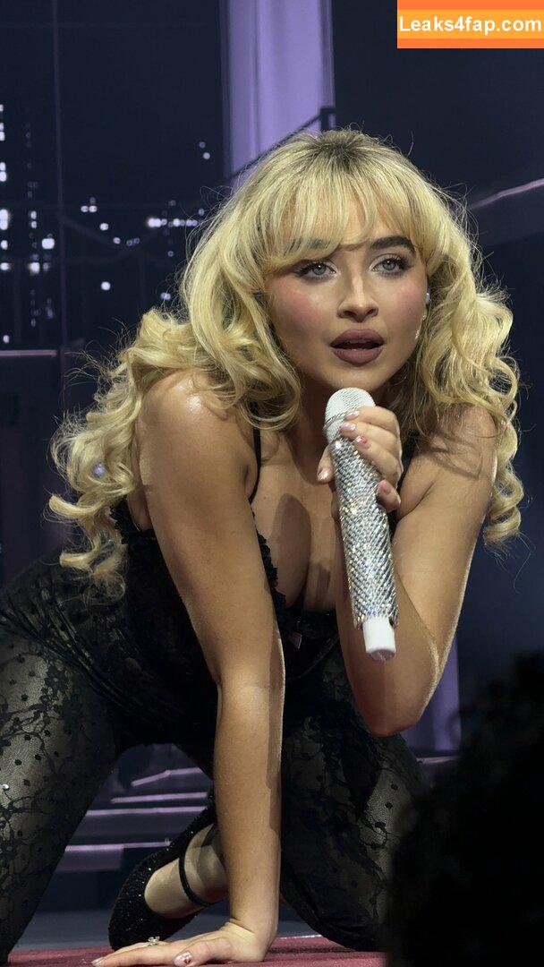 Sabrina Carpenter / https: / sabrinacarpenter leaked photo photo #3116