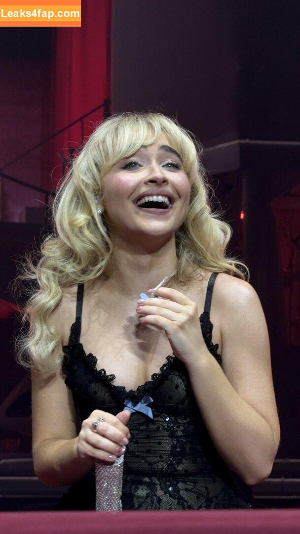 Sabrina Carpenter / https: / sabrinacarpenter leaked photo photo #3118