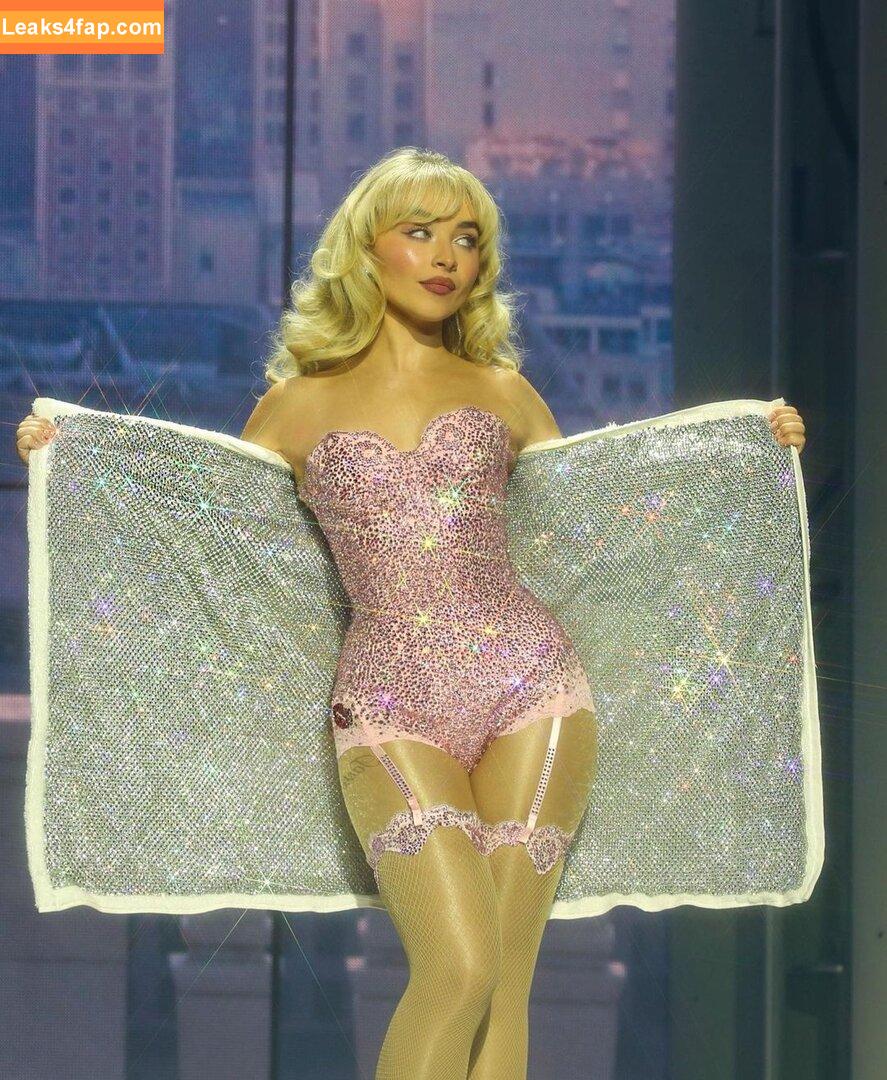 Sabrina Carpenter / https: / sabrinacarpenter leaked photo photo #3124