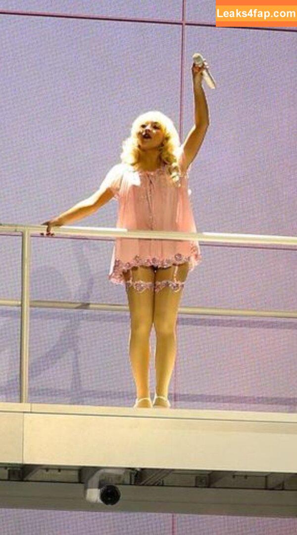 Sabrina Carpenter / https: / sabrinacarpenter leaked photo photo #3125