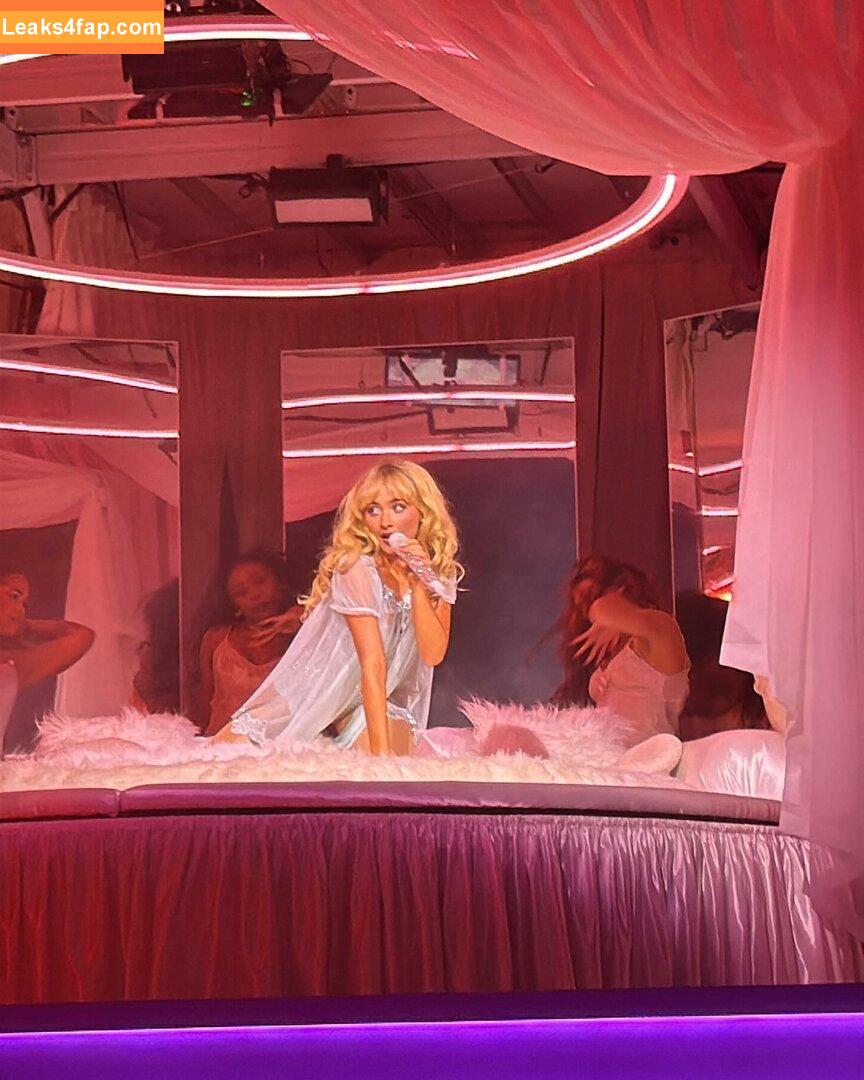 Sabrina Carpenter / https: / sabrinacarpenter leaked photo photo #3160