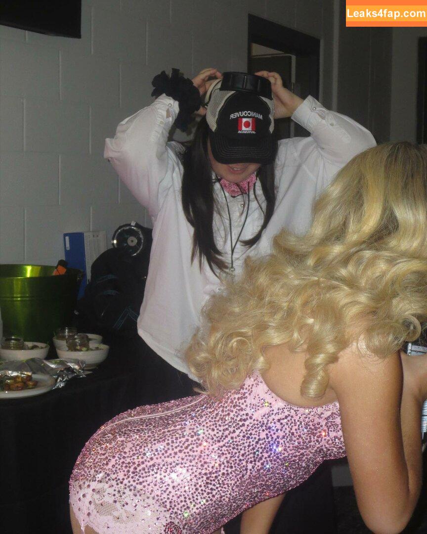 Sabrina Carpenter / https: / sabrinacarpenter leaked photo photo #3181