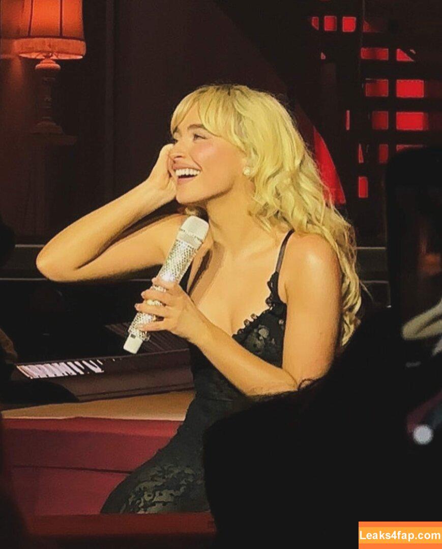 Sabrina Carpenter / https: / sabrinacarpenter leaked photo photo #3194