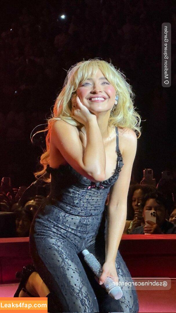 Sabrina Carpenter / https: / sabrinacarpenter leaked photo photo #3204