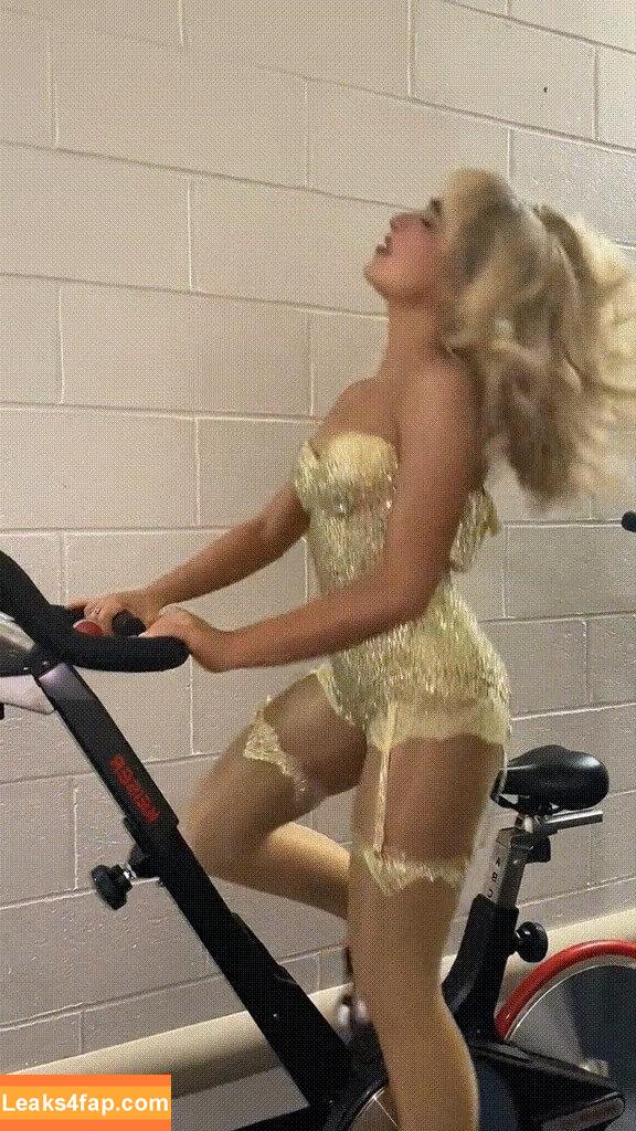 Sabrina Carpenter / https: / sabrinacarpenter слитое фото фото #3236