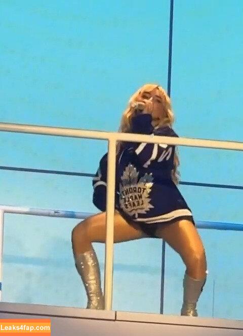 Sabrina Carpenter / https: / sabrinacarpenter слитое фото фото #3240