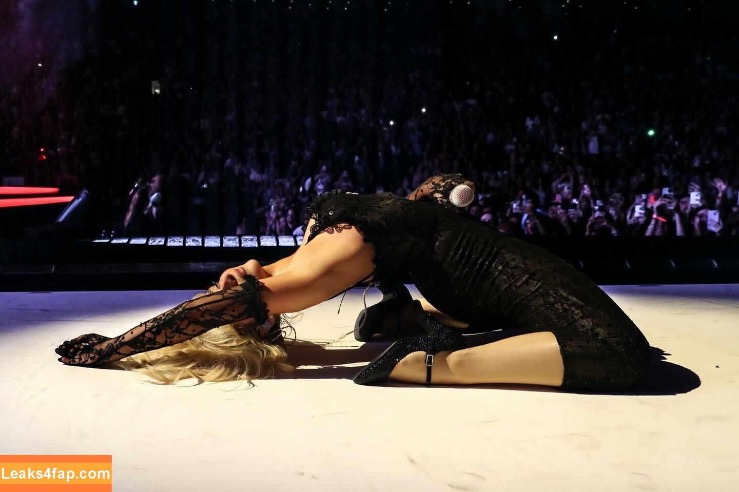 Sabrina Carpenter / https: / sabrinacarpenter слитое фото фото #3254