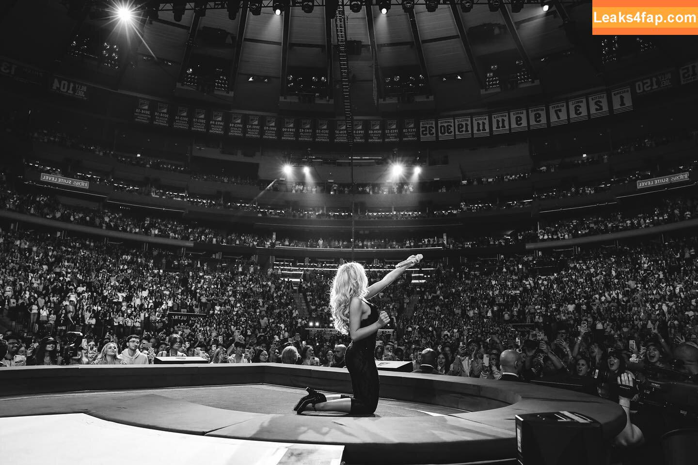 Sabrina Carpenter / https: / sabrinacarpenter слитое фото фото #3264