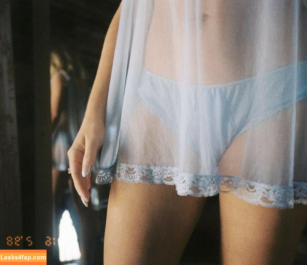 Sabrina Carpenter / https: / sabrinacarpenter слитое фото фото #3289