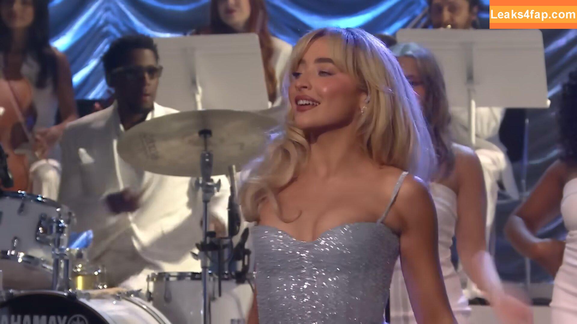 Sabrina Carpenter / https: / sabrinacarpenter слитое фото фото #3402