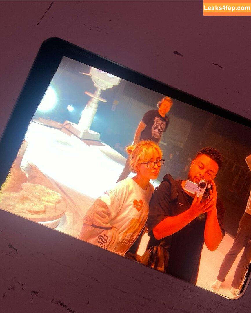 Sabrina Carpenter / https: / sabrinacarpenter слитое фото фото #3413