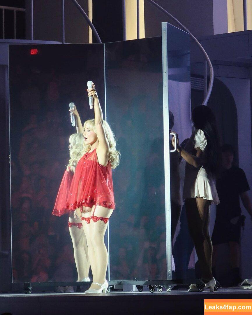 Sabrina Carpenter / https: / sabrinacarpenter leaked photo photo #3970