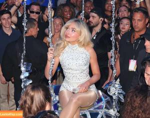 Sabrina Carpenter photo #3024