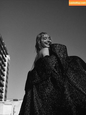 Sabrina Carpenter photo #3043