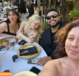 Sabrina Carpenter photo #3133