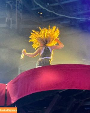 Sabrina Carpenter photo #3170