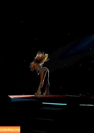 Sabrina Carpenter photo #3175