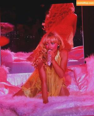 Sabrina Carpenter photo #3191