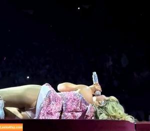 Sabrina Carpenter photo #3226