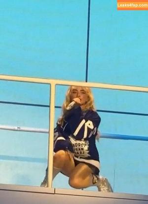 Sabrina Carpenter photo #3242