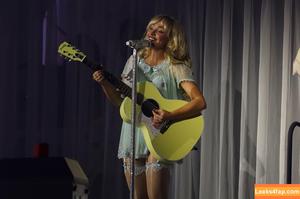 Sabrina Carpenter photo #3253