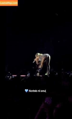 Sabrina Carpenter photo #3263