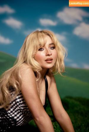 Sabrina Carpenter photo #3298