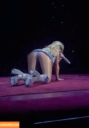 Sabrina Carpenter photo #3340