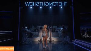 Sabrina Carpenter photo #3409