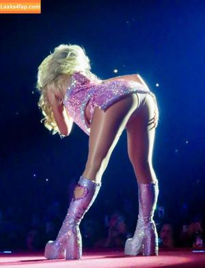 Sabrina Carpenter photo #3410