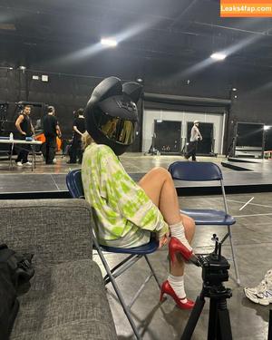 Sabrina Carpenter photo #3411