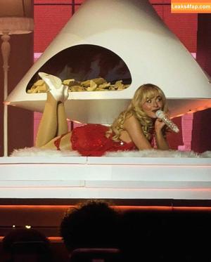 Sabrina Carpenter photo #3451