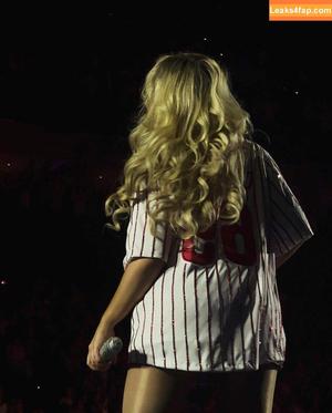 Sabrina Carpenter photo #3454