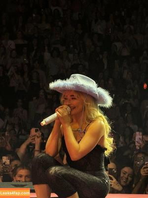 Sabrina Carpenter photo #3500