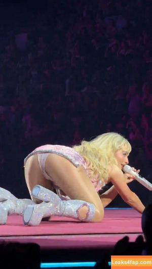 Sabrina Carpenter photo #3509