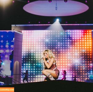 Sabrina Carpenter photo #3536