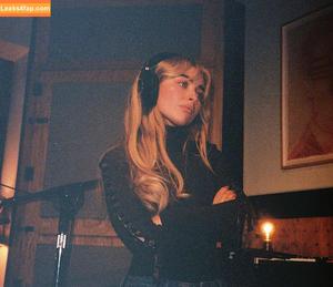 Sabrina Carpenter photo #3577