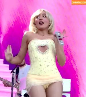 Sabrina Carpenter photo #3592